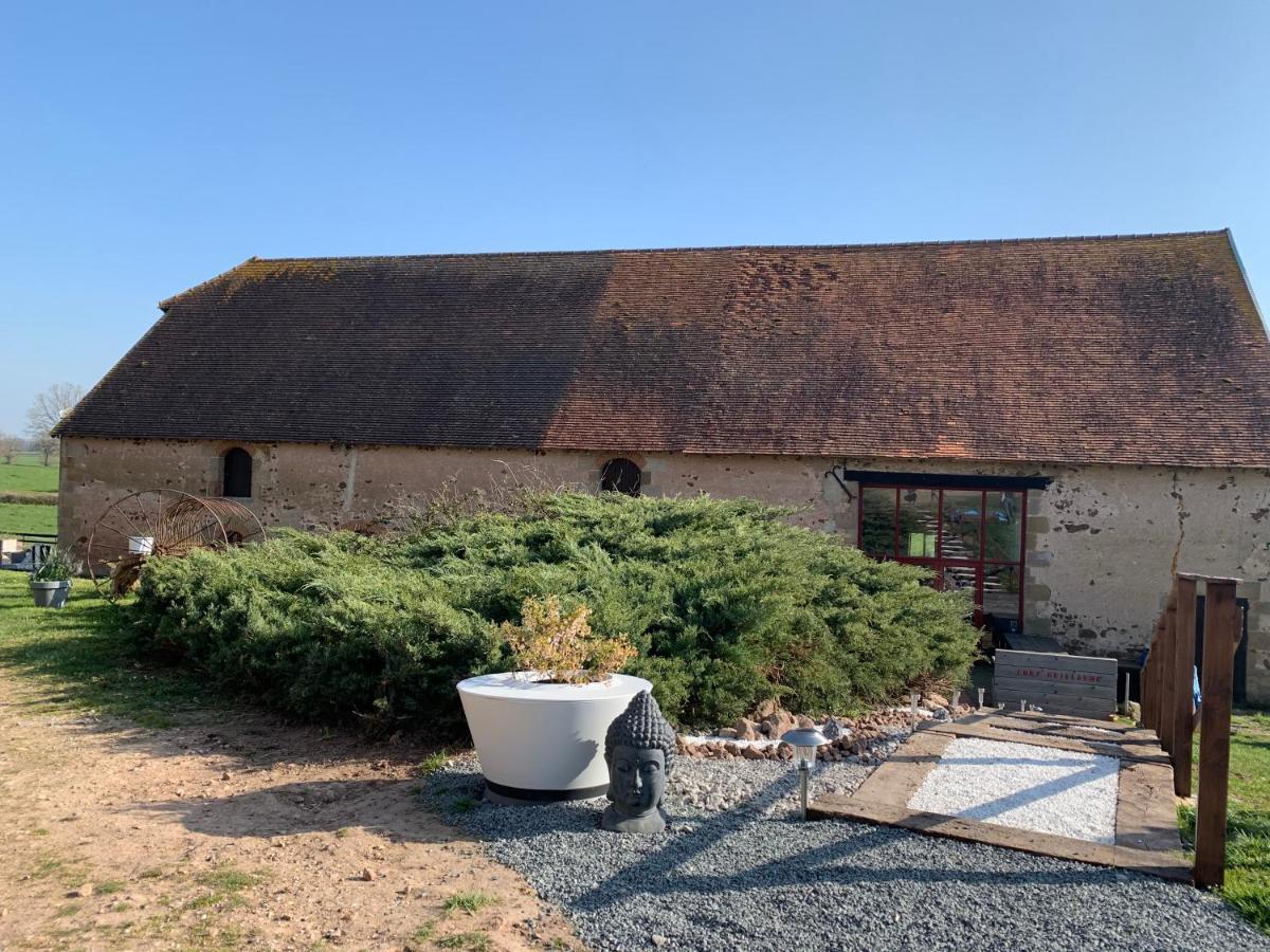 Domaine De La Madeleine Bed & Breakfast Ygrande Exterior photo