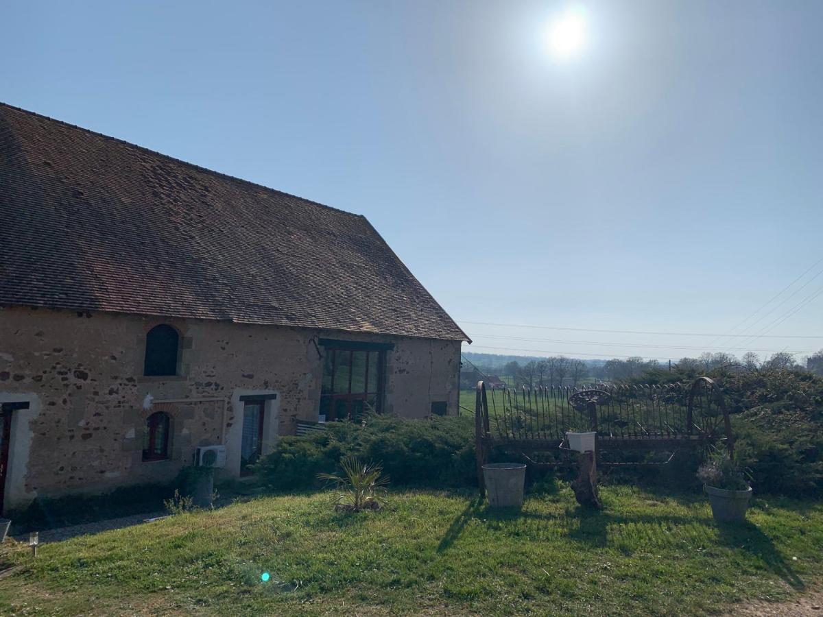Domaine De La Madeleine Bed & Breakfast Ygrande Exterior photo